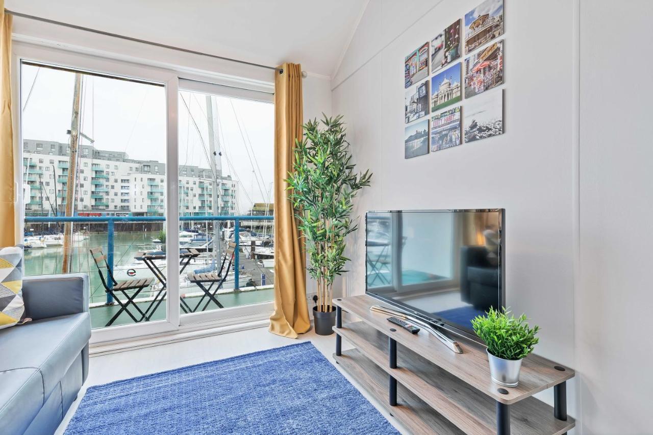 Апартаменты On The Water With Free Parking - By My Getaways Брайтонн Экстерьер фото